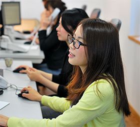 業務をしながら多くの知識が身に付く